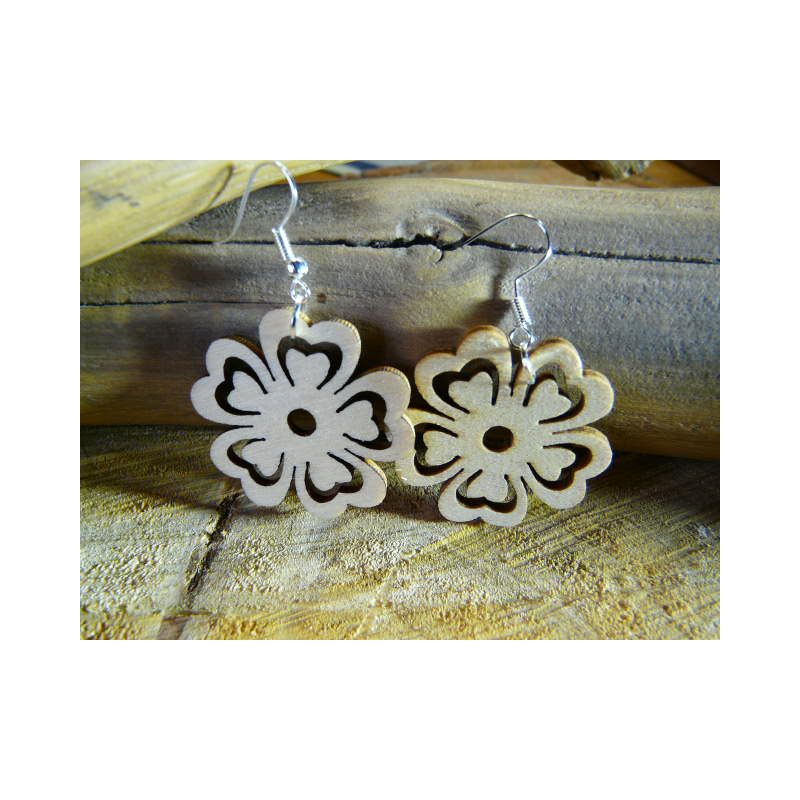 BOUCLE D'OREILLE EN BOIS EN FLEUR