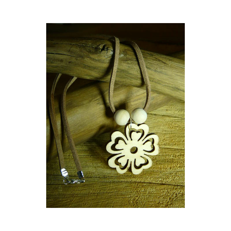 PENDENTIF EN BOIS FLEUR