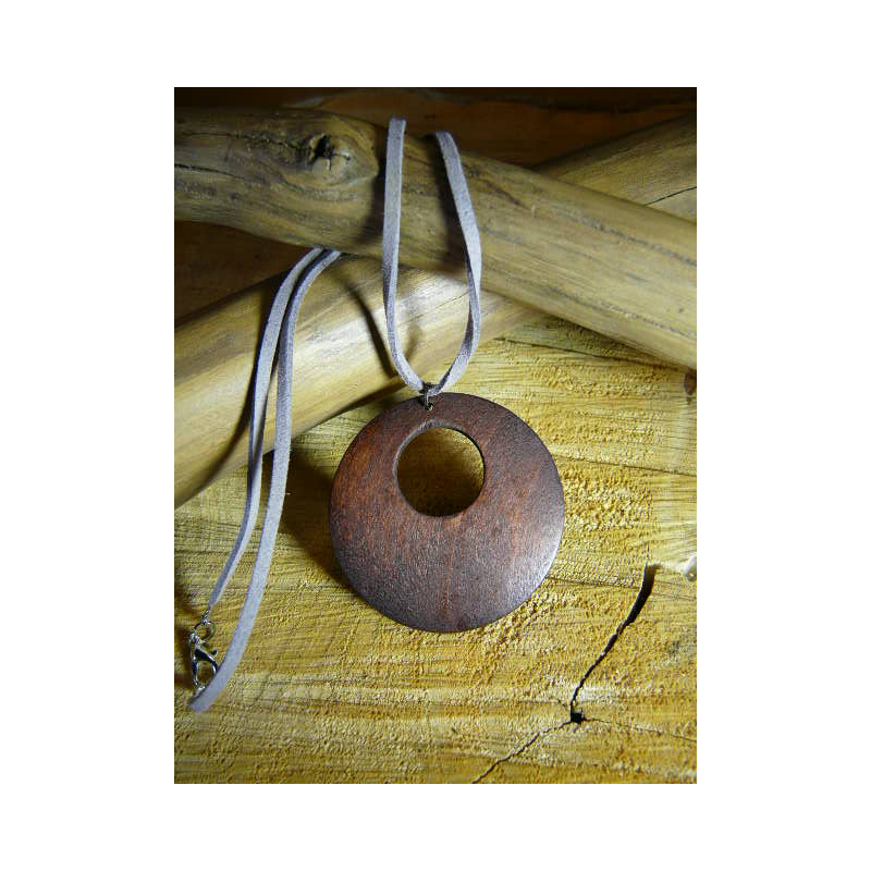 PENDENTIF EN BOIS