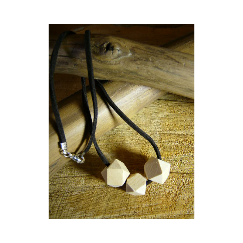 PENDENTIF EN BOIS